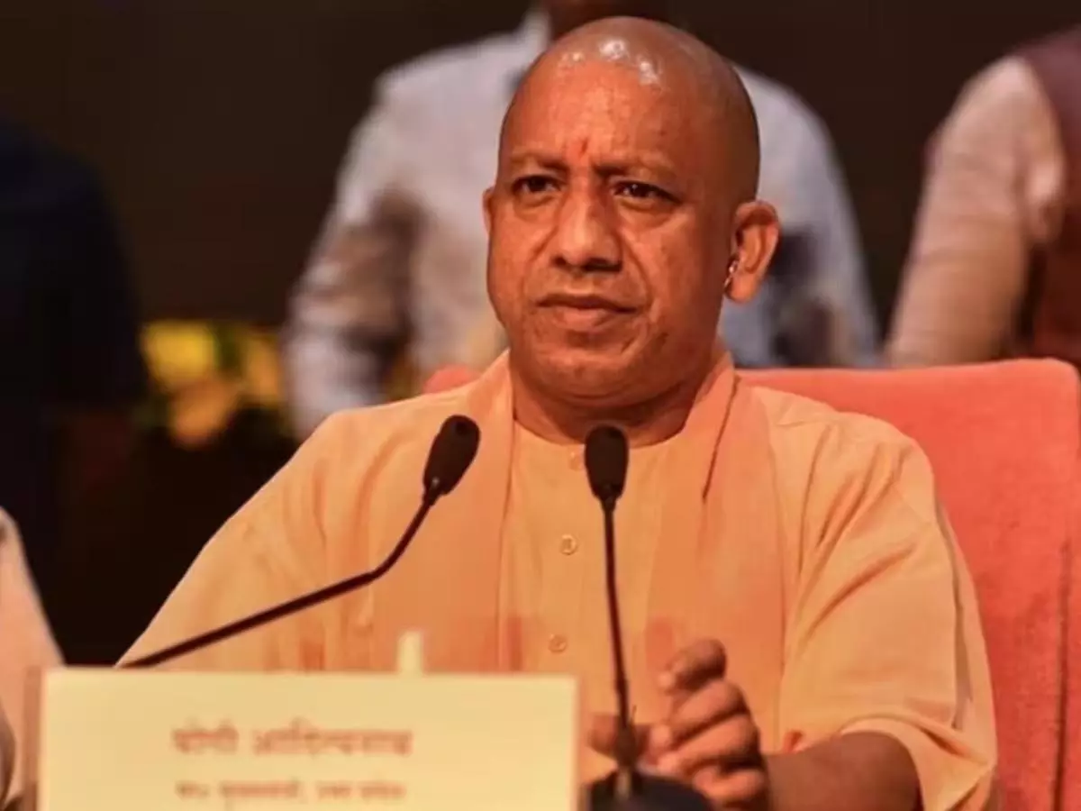 उत्तर प्रदेश में बाढ़ के हालात पर सीएम योगी का एक्शन उत्तर प्रदेश में बाढ़ के हालात पर सीएम योगी का एक्शन