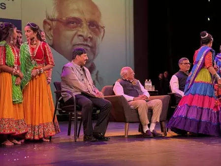 न्यू जर्सी में गुजराती परिवारों से मिले मुख्यमंत्री भूपेंद्र पटेल, बोले-दूरदृष्टि का आज मिल रहा है लाभ न्यू जर्सी में गुजराती परिवारों से मिले मुख्यमंत्री भूपेंद्र पटेल, बोले-दूरदृष्टि का आज मिल रहा है लाभ