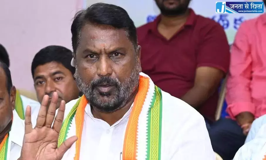 Telangana: अदलूरी लक्ष्मण ने उत्नूर में SC, ST और BC कल्याण योजनाओं की समीक्षा की Telangana: अदलूरी लक्ष्मण ने उत्नूर में SC, ST और BC कल्याण योजनाओं की समीक्षा की
