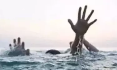 बाढ़ के पानी में डूबने से छह वर्षीय बच्ची की मौत, गांव में पसरा मातम बाढ़ के पानी में डूबने से छह वर्षीय बच्ची की मौत, गांव में पसरा मातम