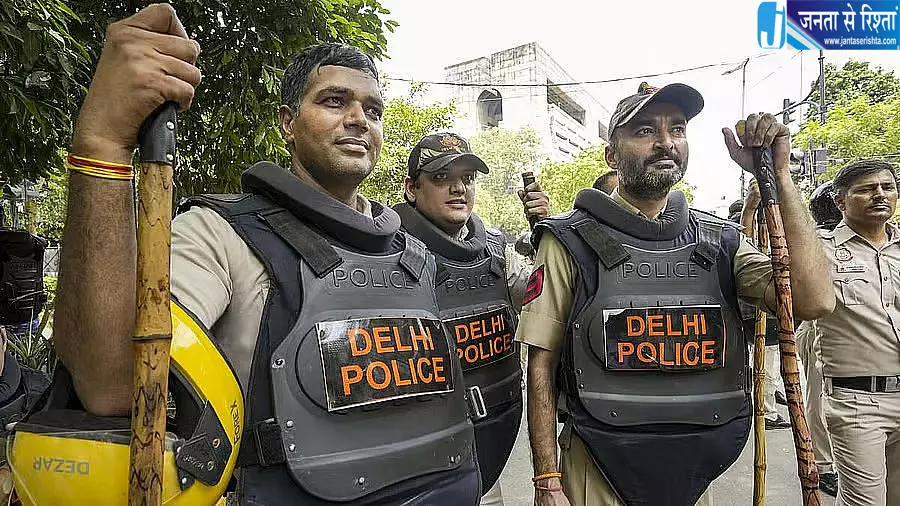 जंतर-मंतर पर आरक्षण सुधार के नाम पर प्रदर्शन की अनुमति नहीं जंतर-मंतर पर आरक्षण सुधार के नाम पर प्रदर्शन की अनुमति नहीं