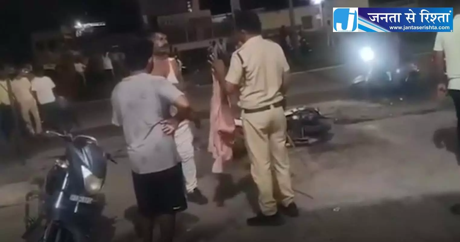 पुलिसकर्मी ने पुलिसकर्मी पर ही उठाया हाथ, फिर जमकर मारपीट पुलिसकर्मी ने पुलिसकर्मी पर ही उठाया हाथ, फिर जमकर मारपीट