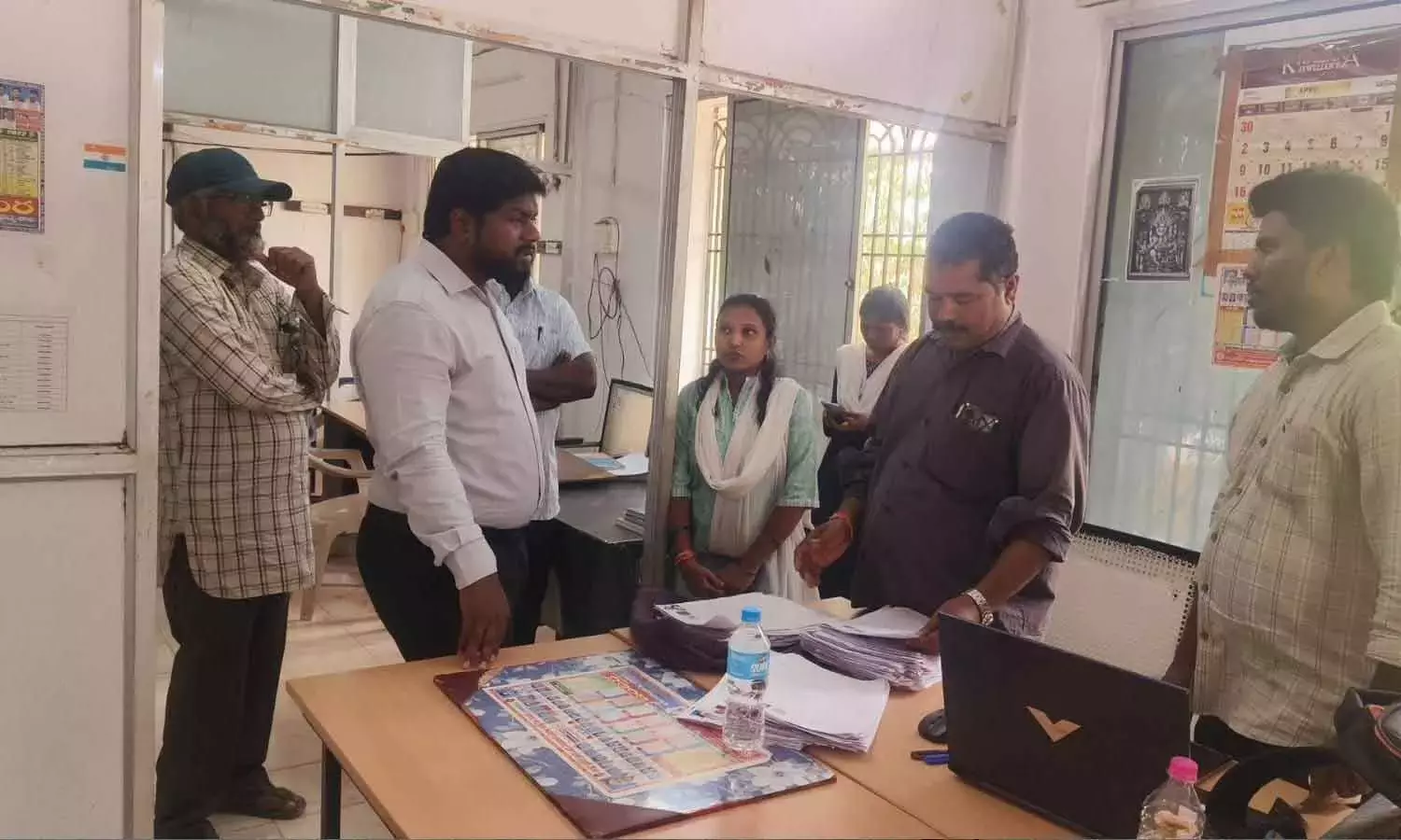 खास वोटर रजिस्ट्रेशन कैंप का फ़ायदा उठाएं: NMC कमिश्नर खास वोटर रजिस्ट्रेशन कैंप का फ़ायदा उठाएं: NMC कमिश्नर