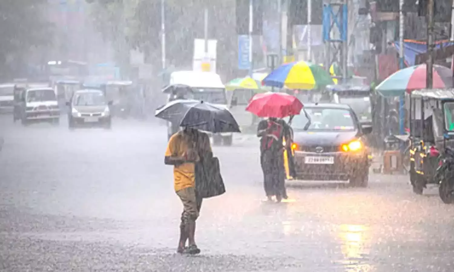 साइक्लोनिक सर्कुलेशन के कारण तेलंगाना और आंध्र प्रदेश के कुछ हिस्सों में चार दिनों तक बारिश की संभावना है साइक्लोनिक सर्कुलेशन के कारण तेलंगाना और आंध्र प्रदेश के कुछ हिस्सों में चार दिनों तक बारिश की संभावना है