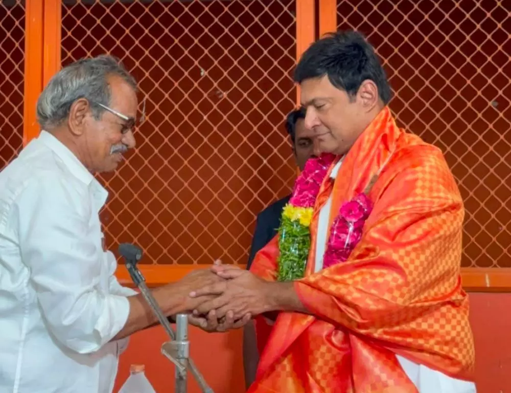 मल्काजगिरी विवाद: यूएलसी संपत्तियों पर एक्शन का मिला आश्वासन मल्काजगिरी विवाद: यूएलसी संपत्तियों पर एक्शन का मिला आश्वासन