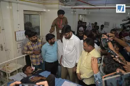 गुजरात में जहरीली शराब त्रासदी में दो और लोगों की मौत, मृतकों की संख्या 13 हुई गुजरात में जहरीली शराब त्रासदी में दो और लोगों की मौत, मृतकों की संख्या 13 हुई