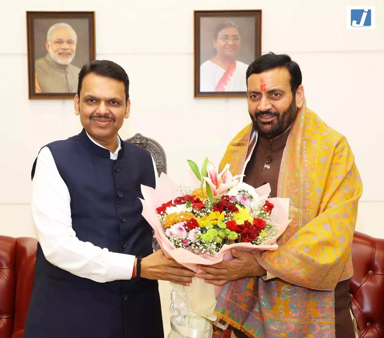 CM नायब सिंह सैनी ने देवेंद्र फडणवीस से की मुलाकात CM नायब सिंह सैनी ने देवेंद्र फडणवीस से की मुलाकात