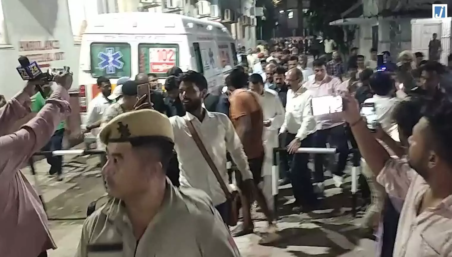 देर शाम अचानक सीतामढ़ी सदर अस्पताल पहुंचे मंत्री निशांत कुमार देर शाम अचानक सीतामढ़ी सदर अस्पताल पहुंचे मंत्री निशांत कुमार