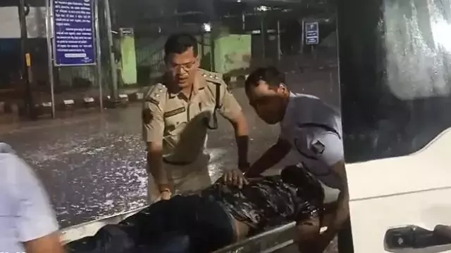 अज्ञात वाहन की टक्कर से एक की मौत, दूसरा गंभीर रूप से घायल अज्ञात वाहन की टक्कर से एक की मौत, दूसरा गंभीर रूप से घायल