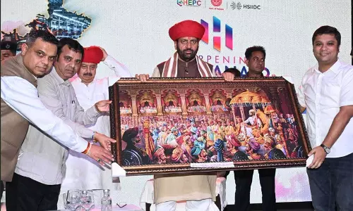 हरियाणा CM ने मुंबई में प्रवासी परिवारों से की मुलाकात हरियाणा CM ने मुंबई में प्रवासी परिवारों से की मुलाकात