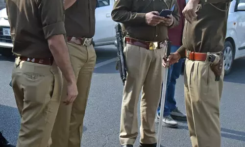 गाजियाबाद में उद्यमी के बेटे से 24.85 लाख की लूट