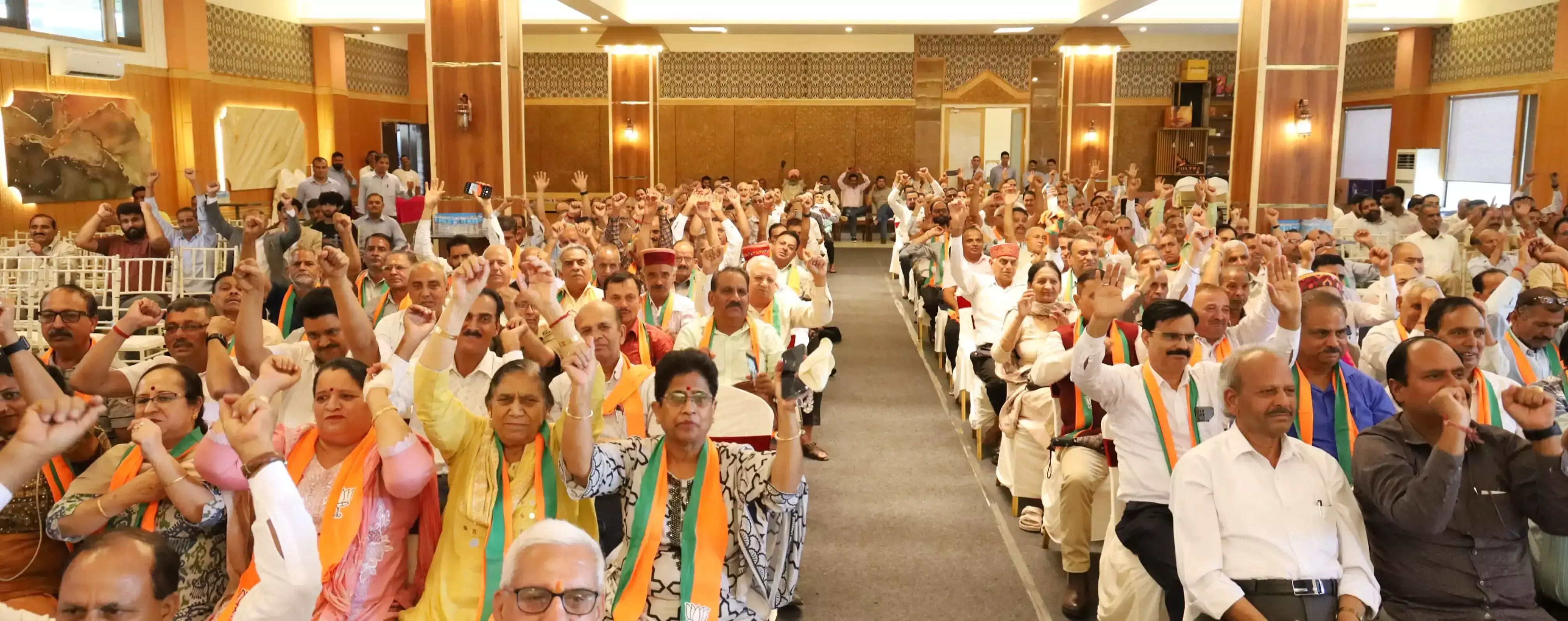 Dharamshala: घनश्याम शर्मा का सरकार पर हमला, बोले- पेंशनरों को आंदोलन के लिए मजबूर किया Dharamshala: घनश्याम शर्मा का सरकार पर हमला, बोले- पेंशनरों को आंदोलन के लिए मजबूर किया