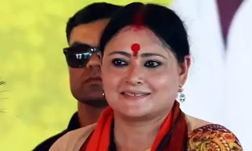 West Burdwan: नारायणकुड़ी में खेल आयोजन का आगाज, अग्निमित्रा पॉल ने किया विधायक कप का उद्घाटन West Burdwan: नारायणकुड़ी में खेल आयोजन का आगाज, अग्निमित्रा पॉल ने किया विधायक कप का उद्घाटन