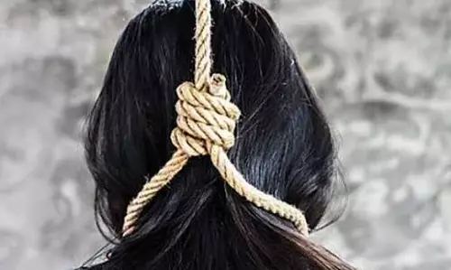 Banda: विवाहिता की संदिग्ध मौत से मचा हड़कंप, फांसी लगाने की बात सामने आई