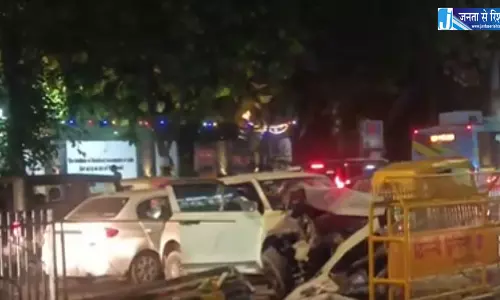 सेंट्रल दिल्ली में दो कारों की टक्कर, दो विधायकों समेत छह लोग घायल