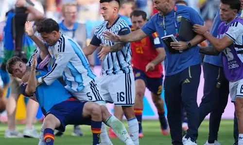 फाइनल की मारपीट पर FIFA सख्त अर्जेंटीना के खिलाड़ियों पर कुल 18 मैच का बैन