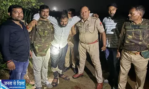 श्रेया हत्याकांड: मुठभेड़ में पुनीत गिरफ्तार, पैर में लगी गोली; साथी फरार श्रेया हत्याकांड: मुठभेड़ में पुनीत गिरफ्तार, पैर में लगी गोली; साथी फरार