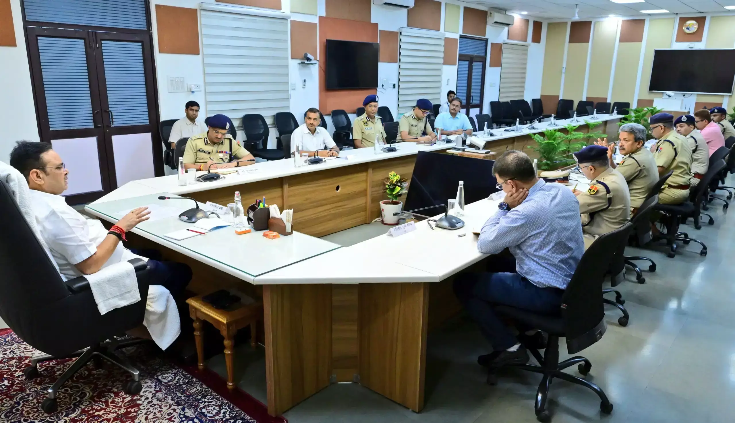 Jaipur: त्योहारों में सुरक्षा व्यवस्था पर सीएम का फोकस, समीक्षा बैठक में दिए निर्देश