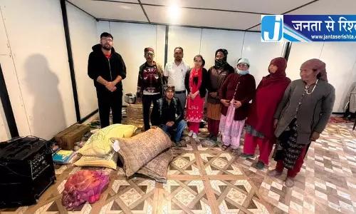 Mandi करपट गांव में मानसून बना मुसीबत Mandi करपट गांव में मानसून बना मुसीबत