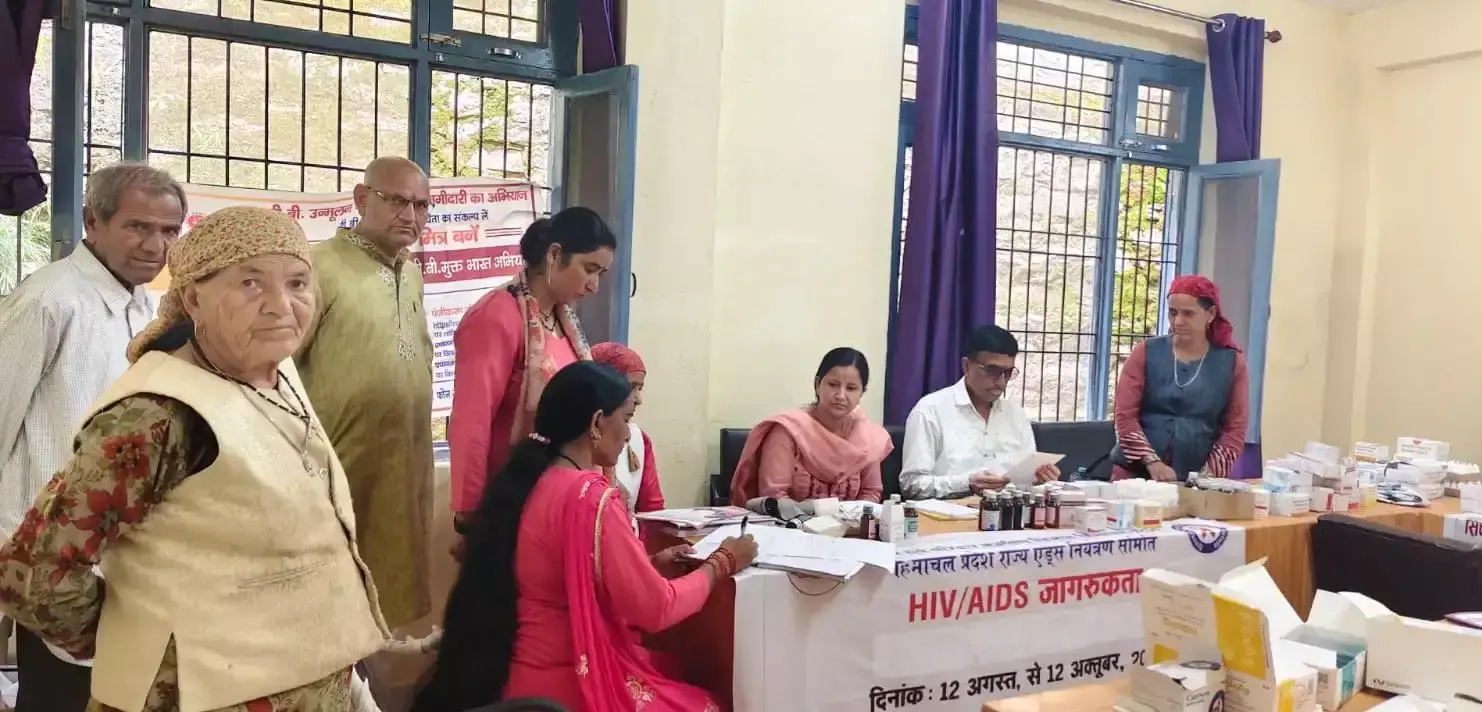 Mandi: आयुष्मान आरोग्य शिविर में लोगों को मिला स्वास्थ्य लाभ, 80 की जांच और 72 के एक्स-रे