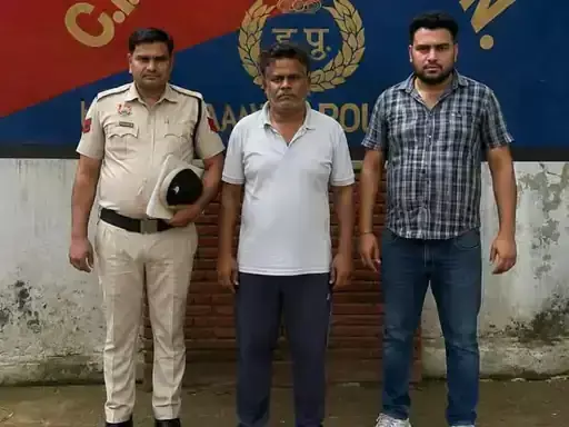 Palwal: अवैध शराब की बड़ी खेप बरामद, पलवल पुलिस ने 22 पेटी पकड़ी