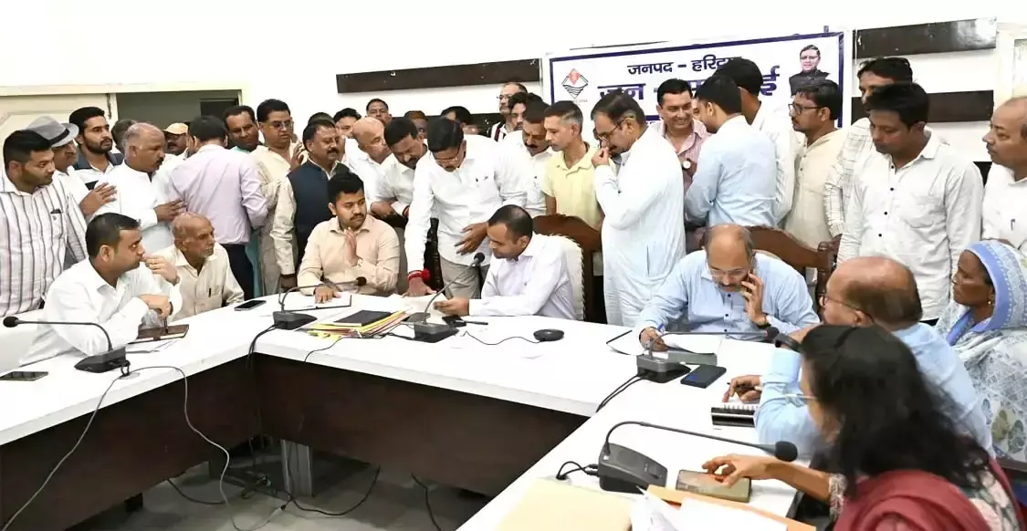 Haridwar: जनसुनवाई में शिकायतों का त्वरित समाधान, 34 मामलों का मौके पर निस्तारण