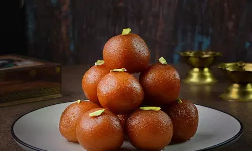 सॉफ्ट और रसीले मावा गुलाब जामुन से खास बनाएं रक्षाबंधन का पर्व