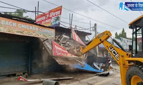 गुरुग्राम में अतिक्रमण पर जीएमडीए की बड़ी कार्रवाई गुरुग्राम में अतिक्रमण पर जीएमडीए की बड़ी कार्रवाई