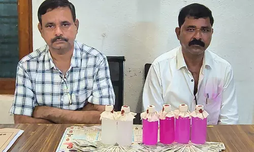 रिश्वतखोरी पर ACB का प्रहार: तेलंगाना में दो सरकारी कर्मचारी गिरफ्तार