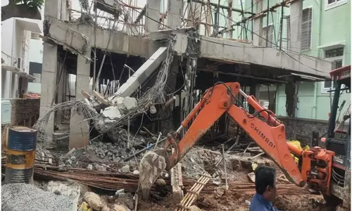 Hyderabad कमिश्नर ने अवैध इमारतों को गिराने का आदेश दिया