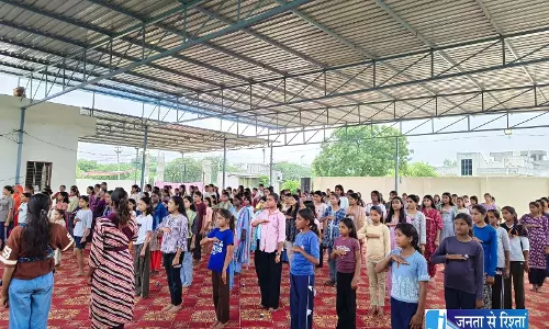 चुनौतियों से टकराई तरुणियां, साहसिक बाधाओं को पार कर बहनों ने दिखाई तरुणी शक्ति