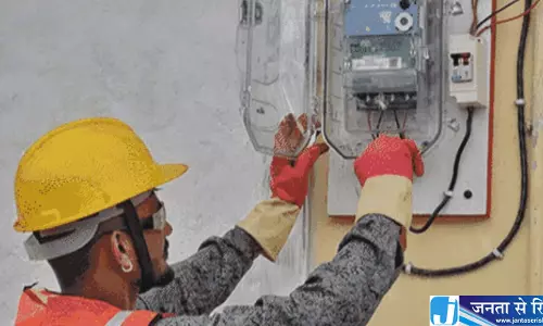 नए कनेक्शन में स्मार्ट मीटर लगाने को लेकर विवाद तेज अब आयोग करेगा फैसला