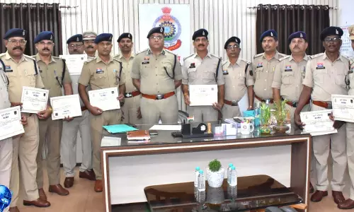 उत्कृष्ट अपराध विवेचना के लिए दुर्ग पुलिस के 16 अधिकारी-कर्मचारी सम्मानित