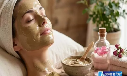 चेहरे के पिंपल्स और एक्स्ट्रा ऑयल के लिए आजमाएं ये घरेलू नुस्खा
