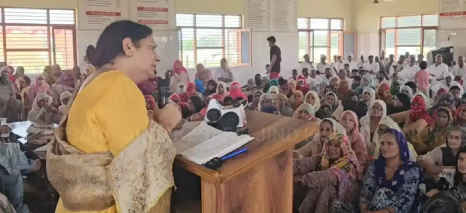 Jind: दहेज और अन्य सामाजिक बुराइयों के खिलाफ महिला खाप पंचायत में उठी आवाज Jind: दहेज और अन्य सामाजिक बुराइयों के खिलाफ महिला खाप पंचायत में उठी आवाज