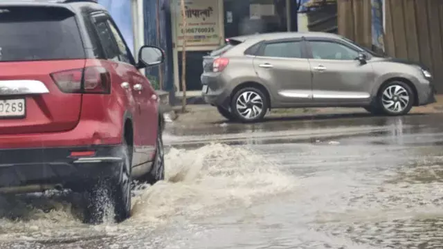 मानेसर में 40 मिनट झमाझम बारिश, जलभराव से कई मार्गों पर यातायात प्रभावित मानेसर में 40 मिनट झमाझम बारिश, जलभराव से कई मार्गों पर यातायात प्रभावित