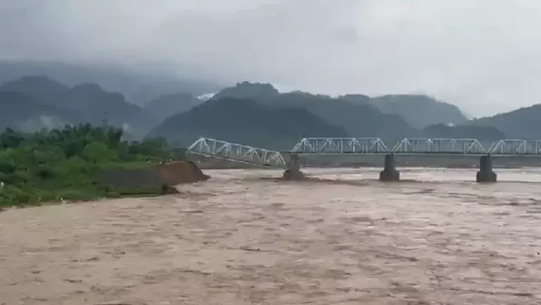 असम की नदियों का संकट विकास और सुरक्षा के लिए बना बड़ी चुनौती असम की नदियों का संकट विकास और सुरक्षा के लिए बना बड़ी चुनौती