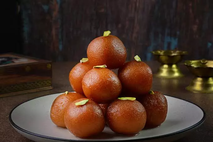सॉफ्ट और रसीले मावा गुलाब जामुन से खास बनाएं रक्षाबंधन का पर्व सॉफ्ट और रसीले मावा गुलाब जामुन से खास बनाएं रक्षाबंधन का पर्व