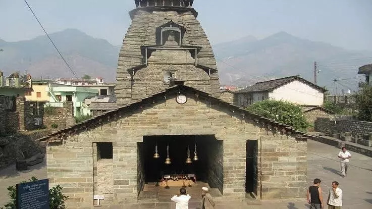 चमोली का गोपीनाथ मंदिर: जहां गोपी रूप में पूजे जाते हैं महादेव चमोली का गोपीनाथ मंदिर: जहां गोपी रूप में पूजे जाते हैं महादेव