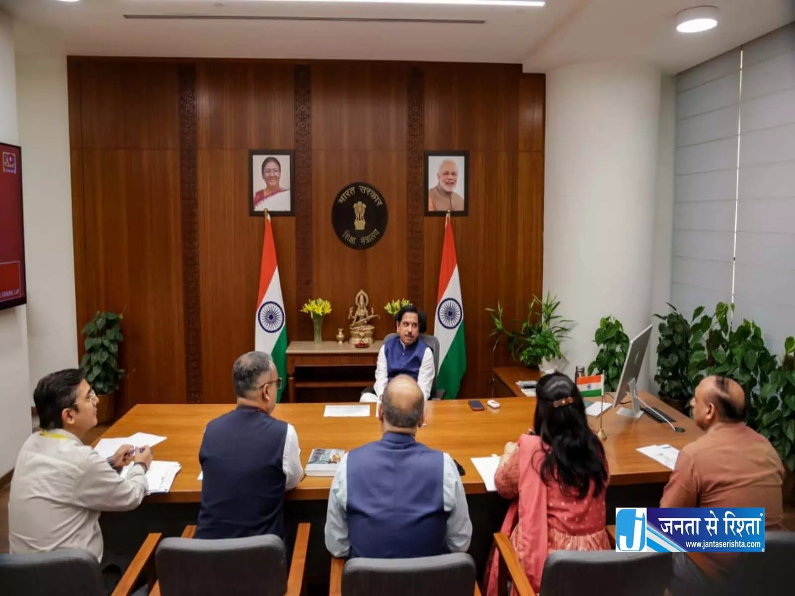 CBSE सुधारों को लेकर प्रल्हाद जोशी ने की अहम बैठक CBSE सुधारों को लेकर प्रल्हाद जोशी ने की अहम बैठक