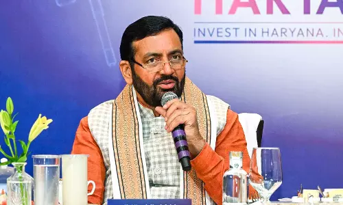 हरियाणा के मुख्यमंत्री ने मुंबई में देवेंद्र फडणवीस से की मुलाकात हरियाणा के मुख्यमंत्री ने मुंबई में देवेंद्र फडणवीस से की मुलाकात