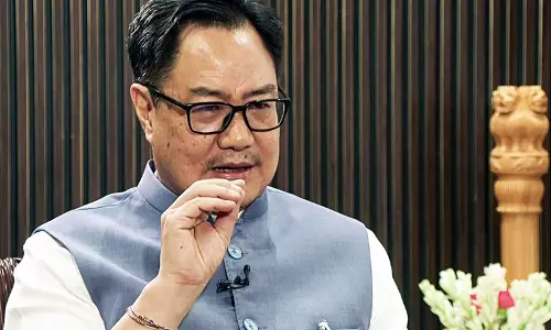 स्मैश पितृसत्ता बयान पर सियासी घमासान, रिजिजू ने साधा निशाना