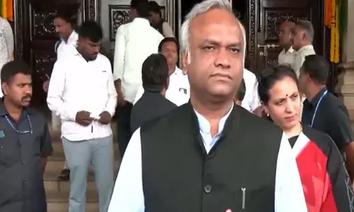 कावेरी विवाद में नया बयान, पड़ोसी राज्यों को पानी देने की बात कावेरी विवाद में नया बयान, पड़ोसी राज्यों को पानी देने की बात