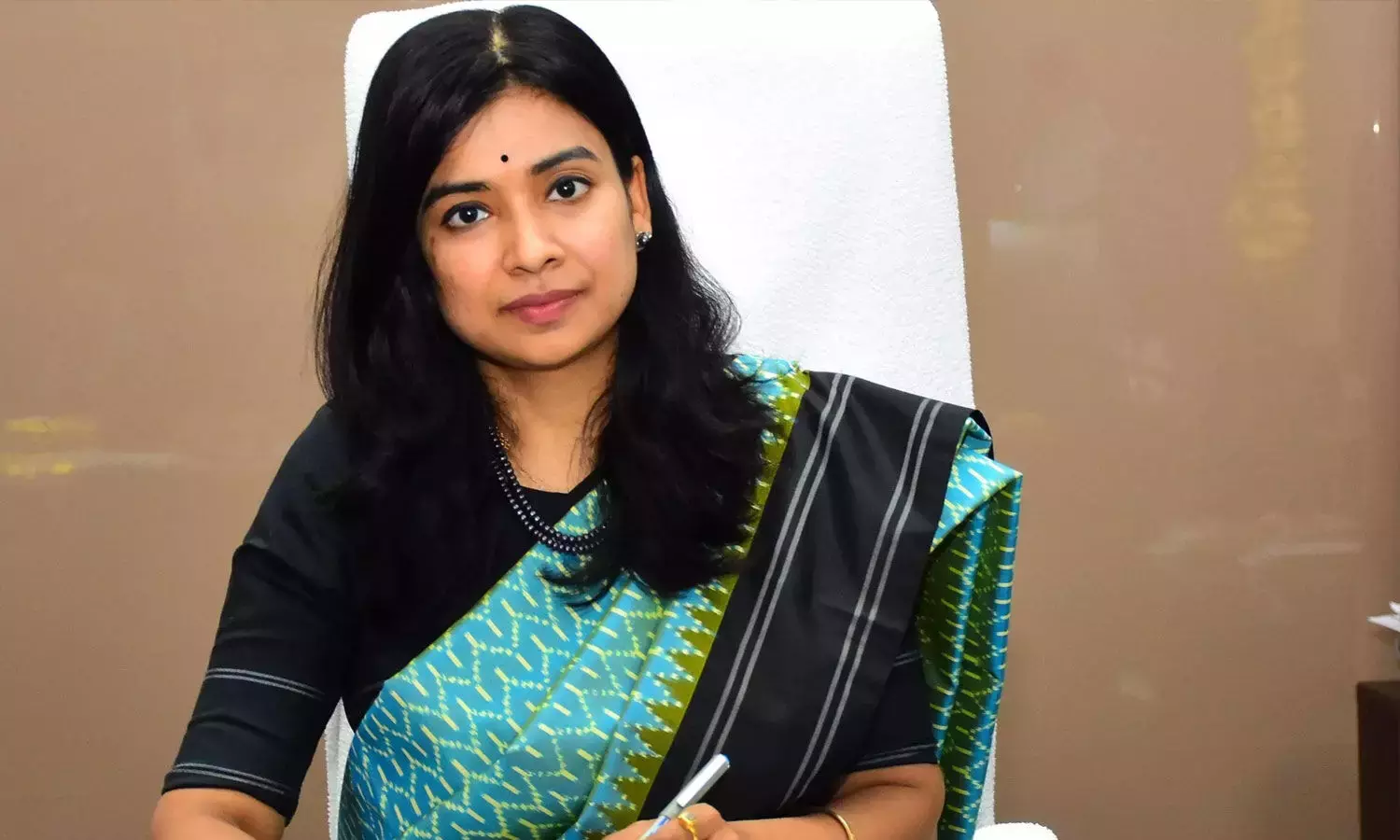 कलेक्टर गरिमा ने आक्रामक प्रजातियों के खिलाफ अभियान का नेतृत्व किया कलेक्टर गरिमा ने आक्रामक प्रजातियों के खिलाफ अभियान का नेतृत्व किया