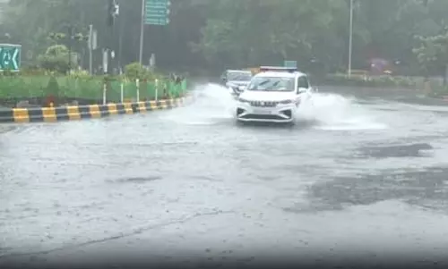 दिल्ली में सुबह से ही झमाझम बारिश; बिजली गिरने, तूफान और भारी वर्षा का रेड अलर्ट, यूपी सहित कई राज्यों में ऑरेंज अलर्ट
