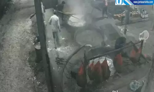 खौलते गुड़ ने छीनी मजदूर की जिंदगी CCTV में कैद हुआ दर्दनाक हादसा