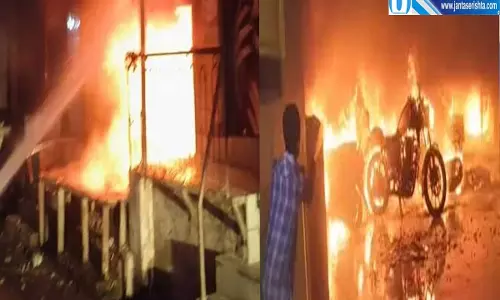 बिजली की चिंगारी से भड़की आग मामूरा में जूते की दुकान खाक