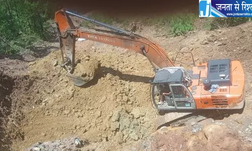 मंडी-पठानकोट हाईवे पर भारी वाहनों की आवाजाही पर रोक मंडी-पठानकोट हाईवे पर भारी वाहनों की आवाजाही पर रोक
