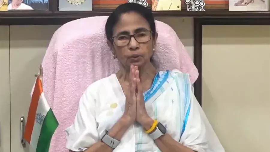 ममता बनर्जी ने बंगाल के राज्यपाल की धमकी की निंदा की ममता बनर्जी ने बंगाल के राज्यपाल की धमकी की निंदा की