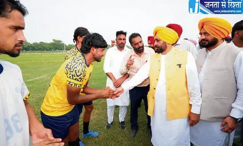 भगवंत मान का विपक्ष पर हमला, बोले- AAP नशे और बेरोजगारी के खिलाफ लड़ रही भगवंत मान का विपक्ष पर हमला, बोले- AAP नशे और बेरोजगारी के खिलाफ लड़ रही